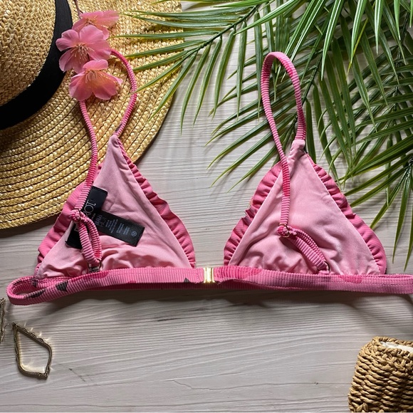 NWOT Beach Riot 🌹 Rosie Pink Valentine’s Day Ruffle Fixed Triangle Bikini Top - Picture 10 of 11